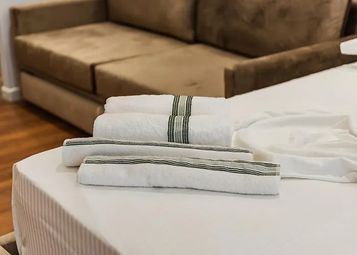 Sr Apartment Golem (Tirana)